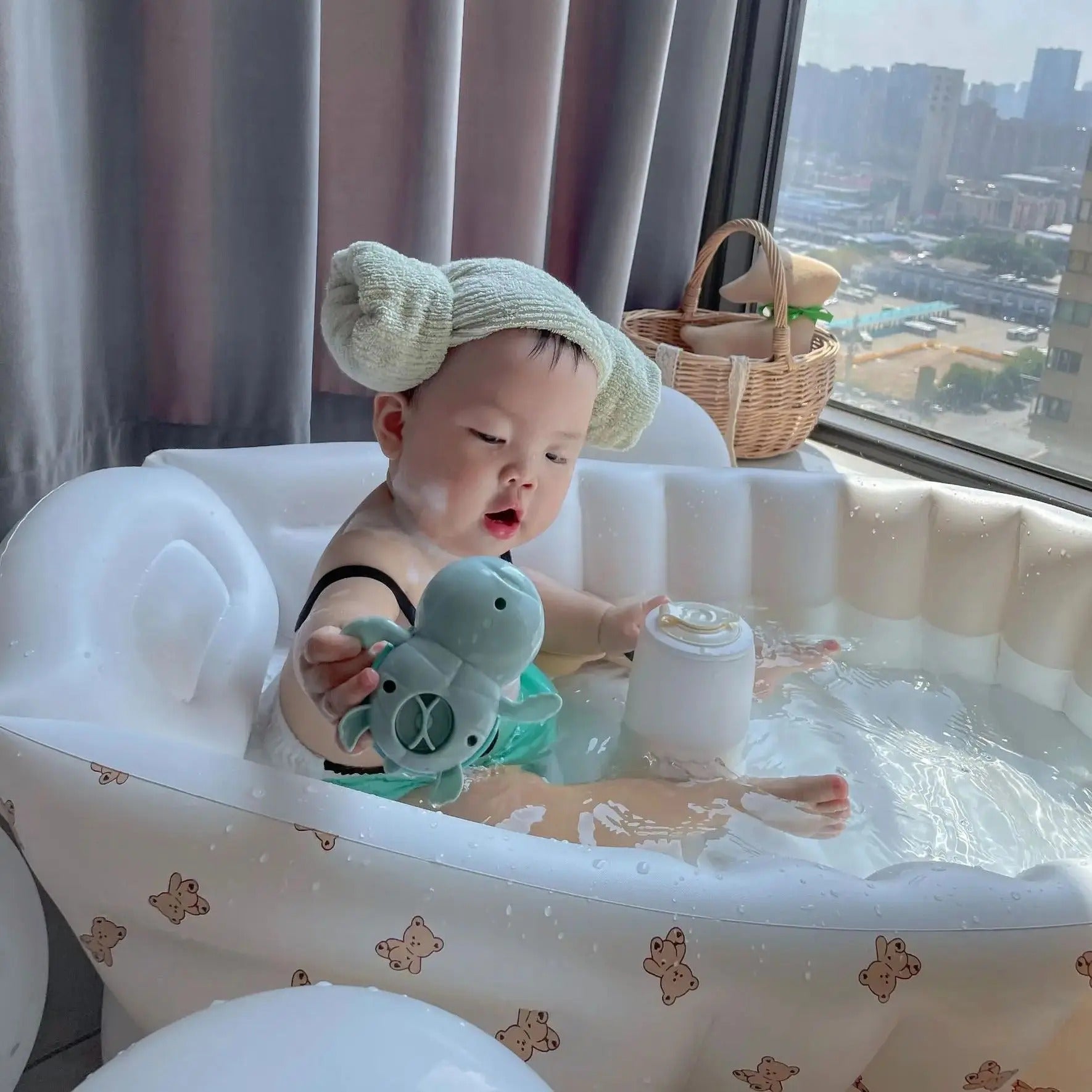 Infant inflatable bathtub High-value baby pvc bathtub Foldable bath tub game pool